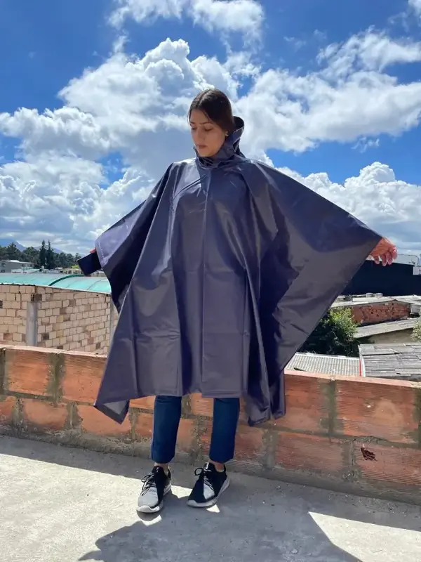 ¿Dónde aplica el poncho impermeable de PVC Alaska