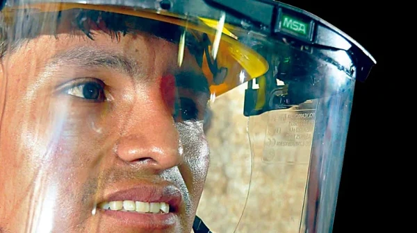¿Por qué es importante la protección facial en el trabajo