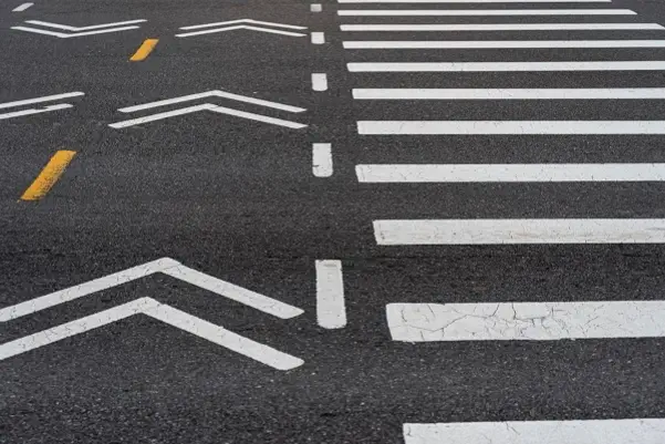 10. Señalización horizontal y demarcación de seguridad
